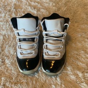 Air Jordan “Concords” Black/White